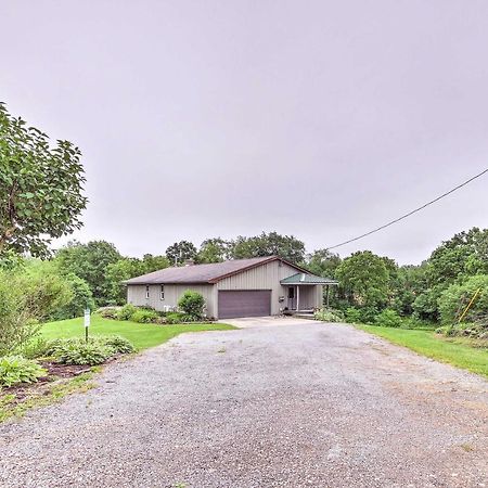 Mimis Place About Ohio Countryside Duplex With Deck Orrville Bagian luar foto