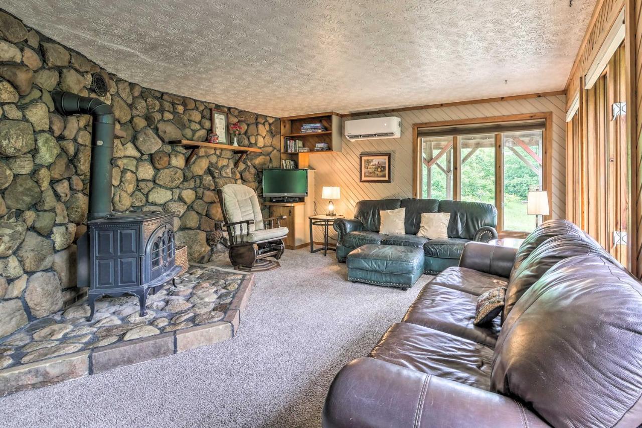 Mimis Place About Ohio Countryside Duplex With Deck Orrville Bagian luar foto