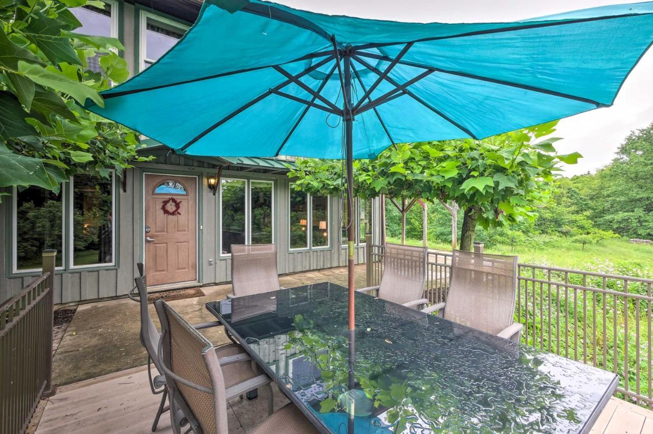 Mimis Place About Ohio Countryside Duplex With Deck Orrville Bagian luar foto