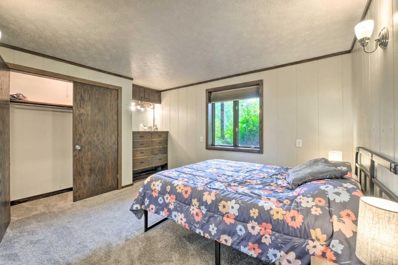 Mimis Place About Ohio Countryside Duplex With Deck Orrville Bagian luar foto